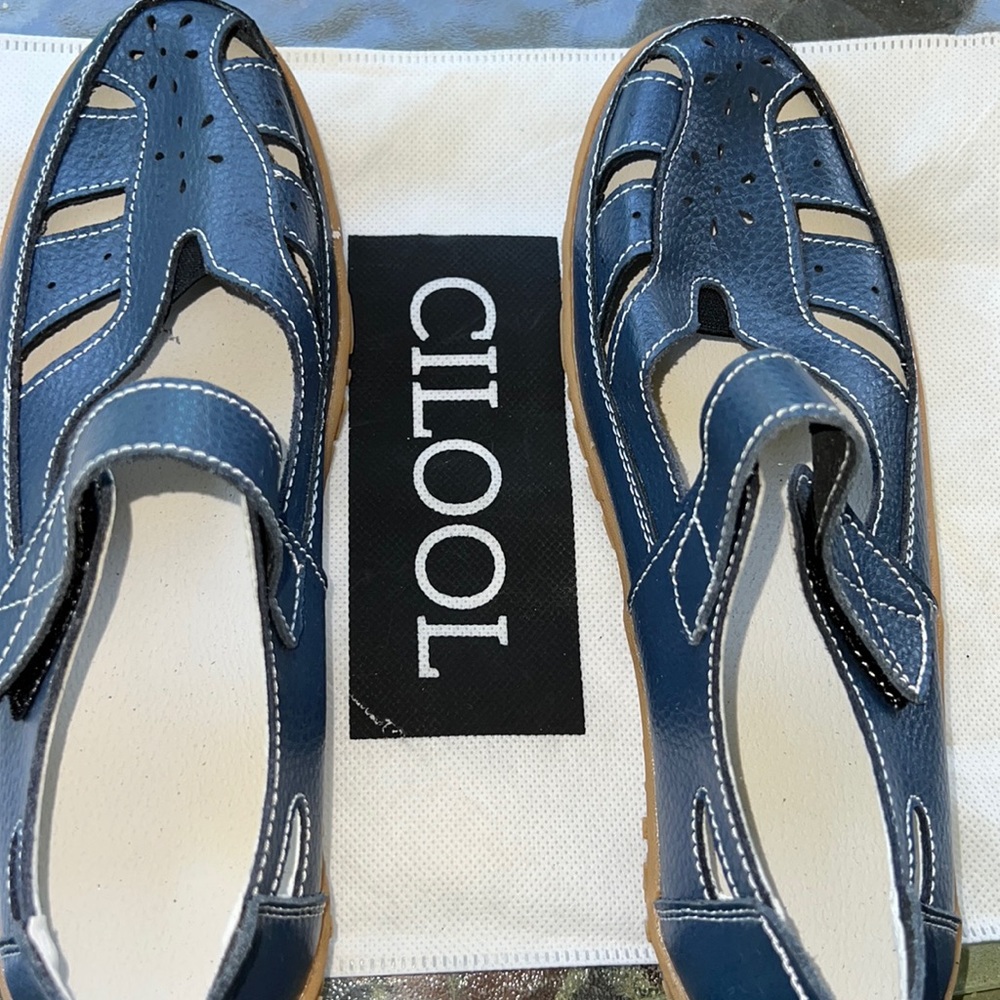 Women’s Shoes Size 9.5 CILOOL (NEW)